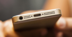 port charger iphone rusak