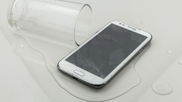 port charger iphone rusak