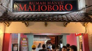 wahana rumah hantu