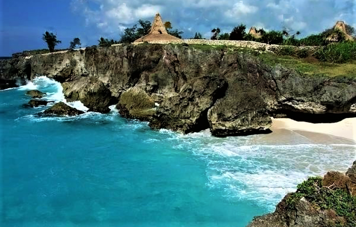Pantai Nihiwatu Sumba