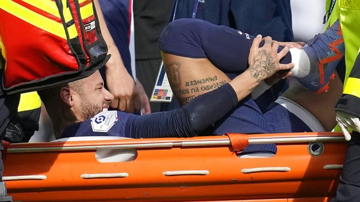 Neymar Terancam Tak Diperpanjang Santos, Kerap Cedera dan Gaji Tinggi