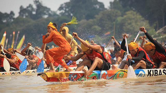 Tradisi pacu jalur