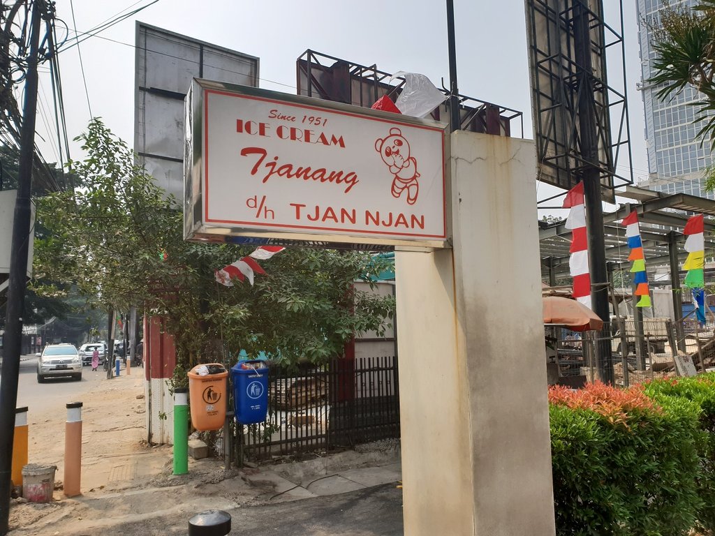 kedai es krim legendaris