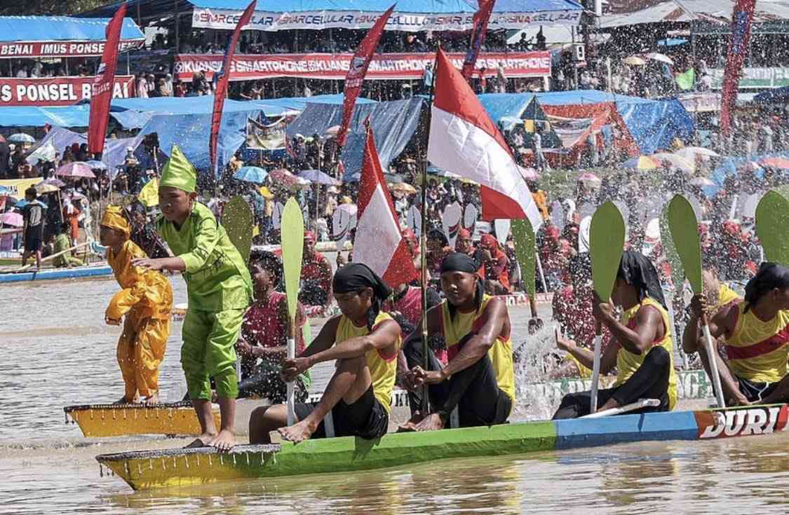 Tradisi pacu jalur
