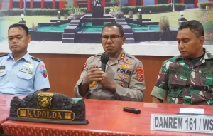soal bentrok
