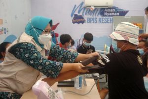tenaga kesehatan