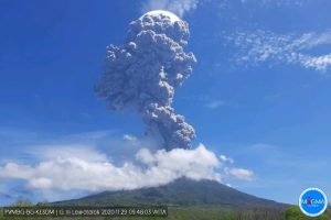 Gunung Ili Lewotolok