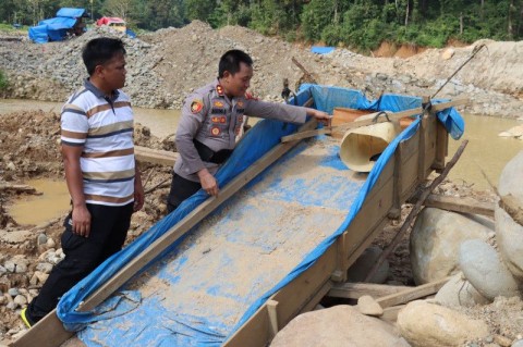 tambang emas ilegal
