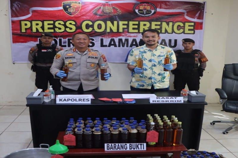 madu palsu