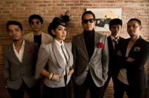 Maliq & d'essentials.