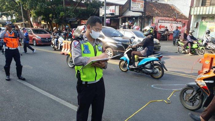 kecelakaan depan pasar cihaurgeulis