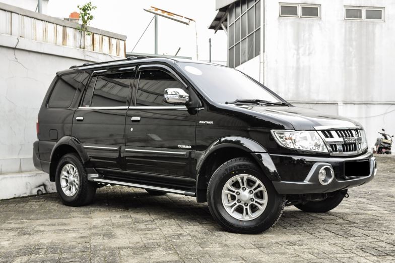 isuzu panther