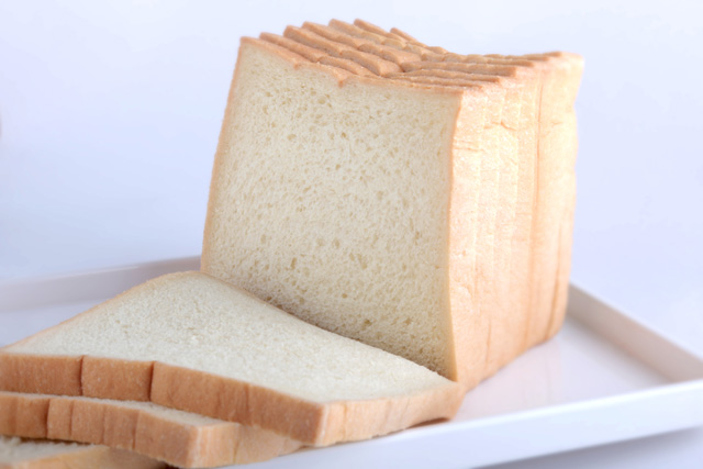 Roti Aoka Mengandung Bahan Pengawe