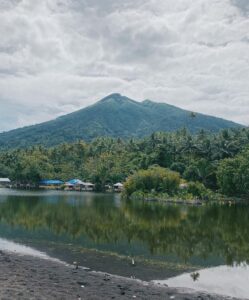 Danau Paling Angker