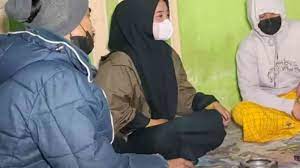 ibu siti poliandri