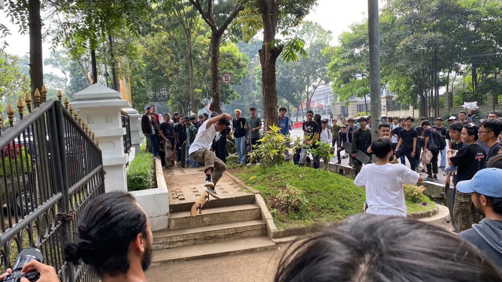 Skateboard
