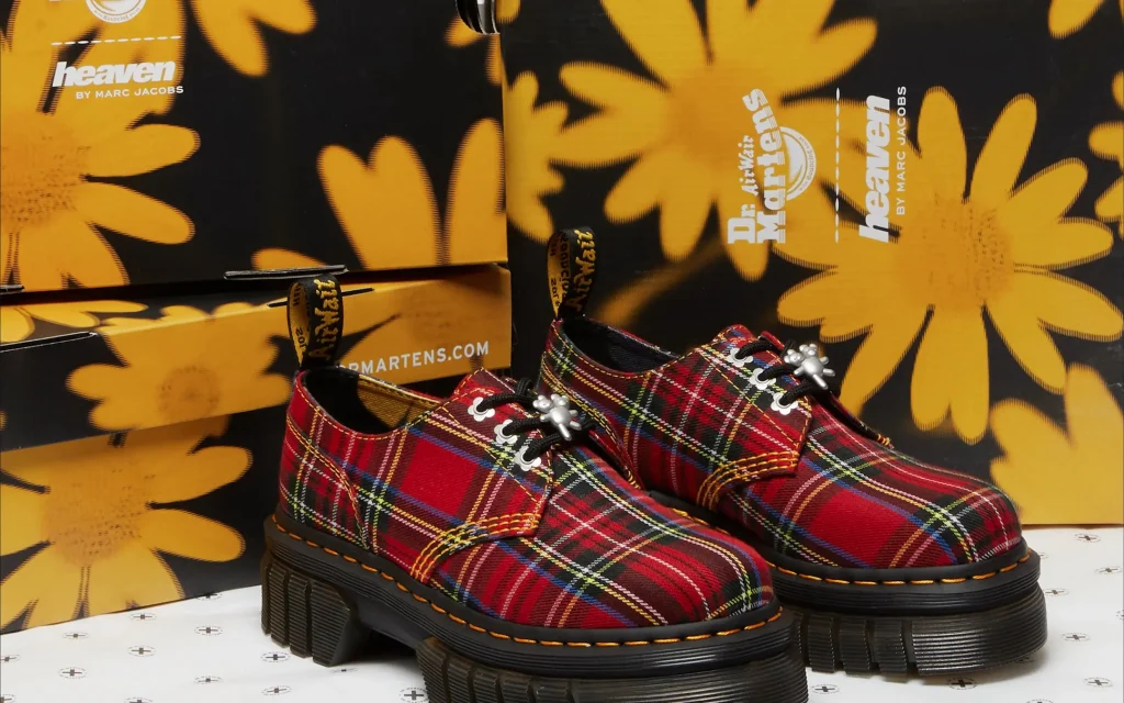 5 Sepatu Docmart Untuk Wanita yang Bikin Tampil Pede