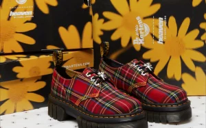 5 Sepatu Docmart Untuk Wanita yang Bikin Tampil Pede