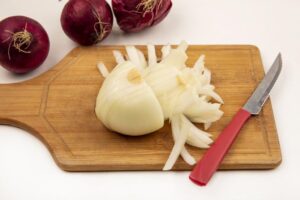 5 Tips Mengiris Bawang Bombay Dijamin Mata Enggak Perih 26-7-2023