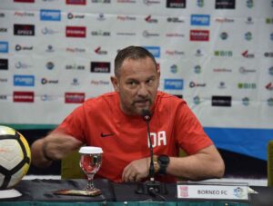 Dejan Antonic - pelatih persib mundur