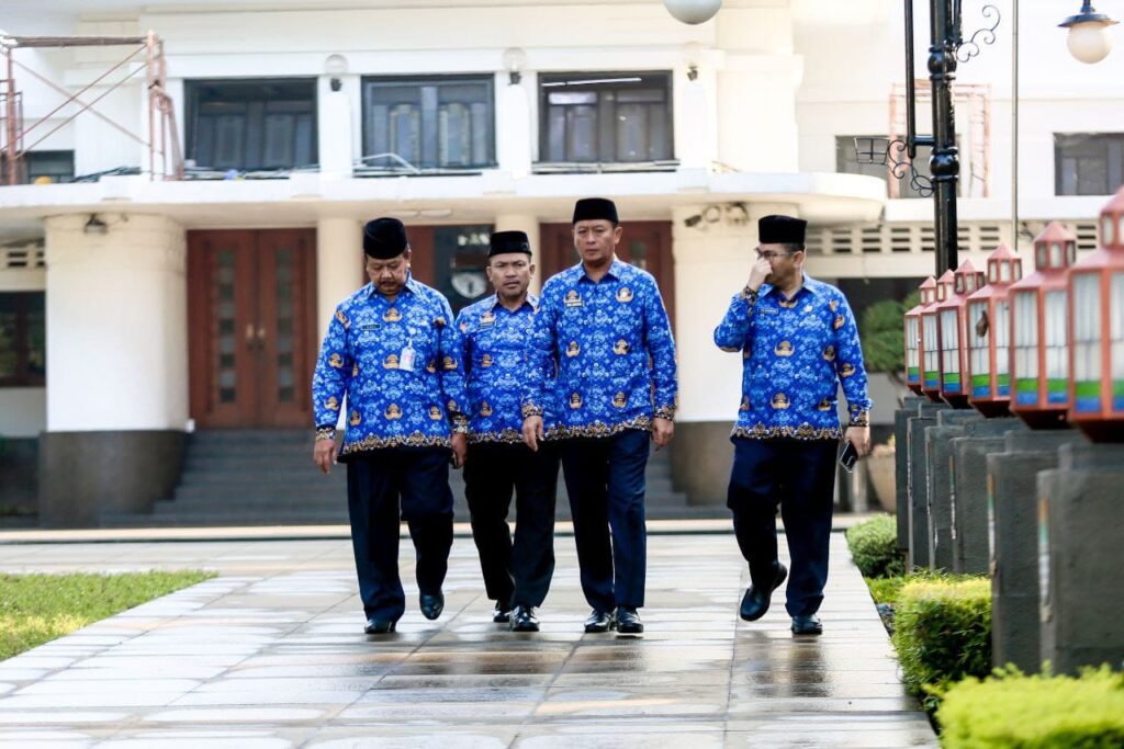 Ema Sumarna Tegaskan ASN Kota Bandung Harus Peka Terhadap Persoalan Masyarakat