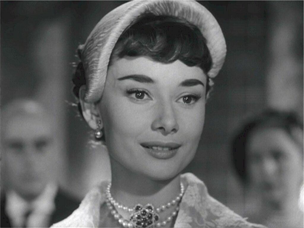 Gaya Audrey Hepburn Era 1970-an, Inspirasi Timeless yang Terus Memikat 10-7-2023