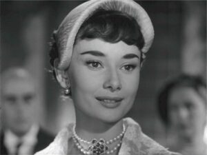 Gaya Audrey Hepburn Era 1970-an, Inspirasi Timeless yang Terus Memikat 10-7-2023