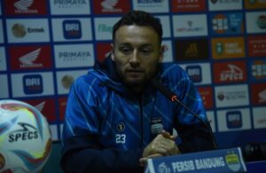 Gelandang Persib Marc Klok, Persib vs PSM Makassar