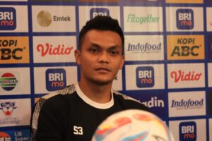 Rachmat Irianto Tetap Tegar