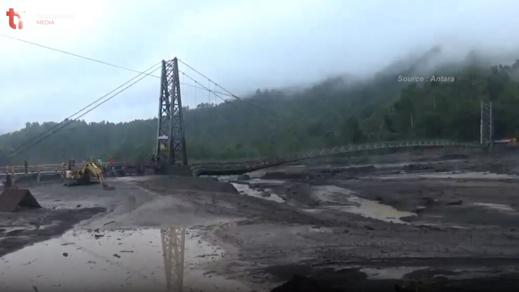 Luapan Banjir Lahar Dingin Semeru, Ratusan Warga Lumajang Mengungsi-9-7-2023