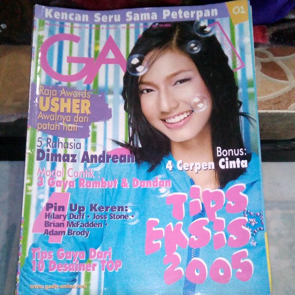 Majalah Eksis Generasi 90-an Nostalgia Cerita dan Tren Generasi Masa Lalu 21-7-2023