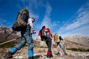 Outfit-Naik-Gunung- Paling-Nyaman-untuk-Berpetualang 