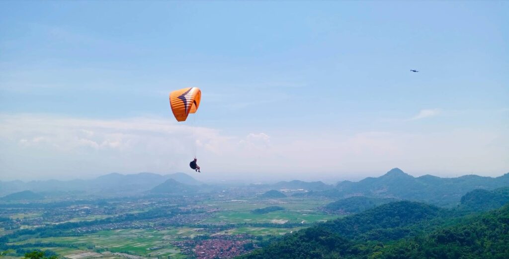 Pesona Wisata Gantole Cihampelas yang Semakin Terkenal 22-7-2023