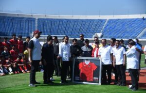 Presiden Jokowi Pantau Stadion Si Jalak Harupat, Rabu 12-7-2023.