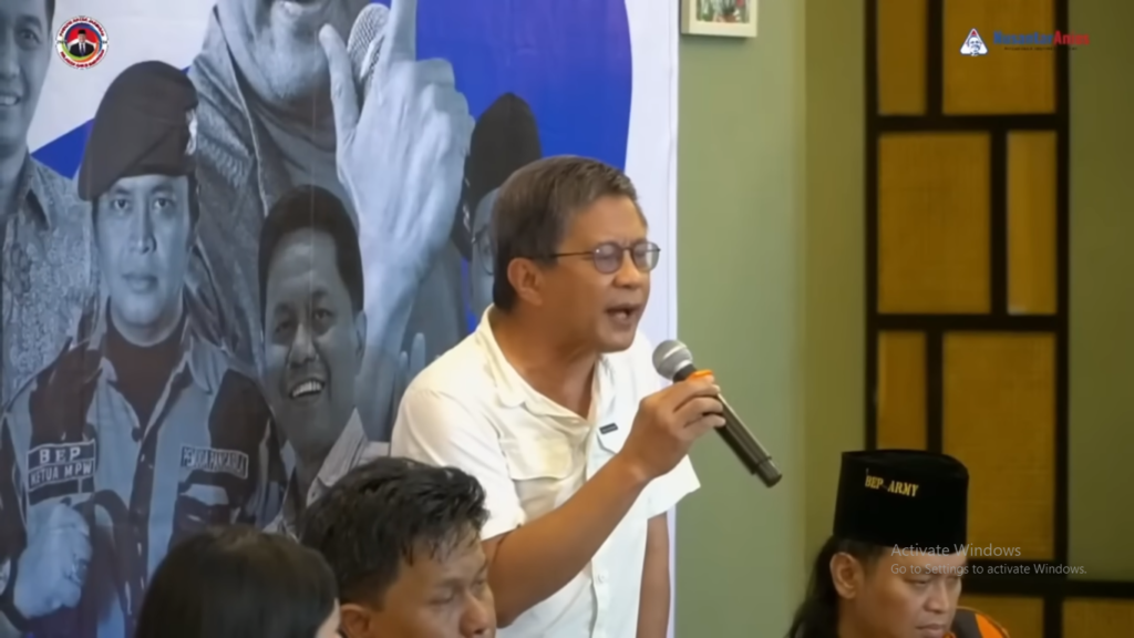 tanda kehormatan Rocky Gerung Jokowi 8-7-2023