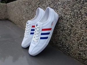 Sepatu Gaul Generasi 90-an yang Meroket di Kalangan Remaja 28-7-2023