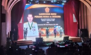 TNI Launching, Buku Perang Rusia vs Ukraina