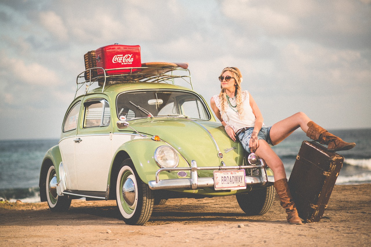 Tren Mode Gaya Hippie Fashion Tahun 70-an yang Kembali Menggebu 07-07-2023