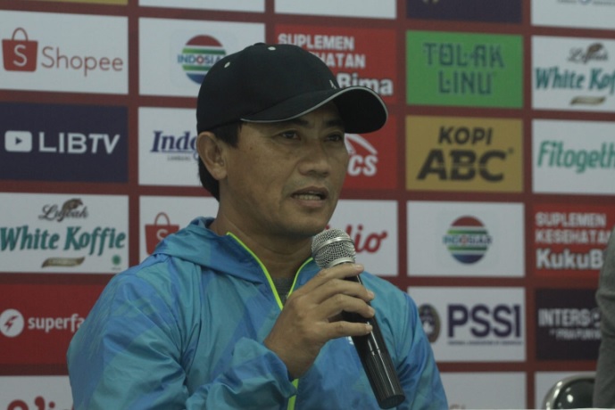 Yaya Sunarya Asisten Pelatih Persib Selasa 18 Juli 2023.