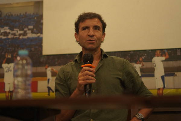 alasan lluis mila mundur