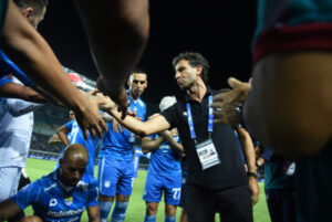 apa yang menjadi alasan luis milla mundur dari persib
