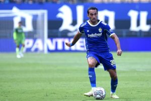 Nasib Ezra Walian di Persib Bandung