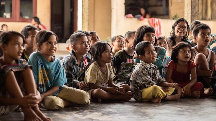 ibu kapok ulang tahun anak di panti asuhan