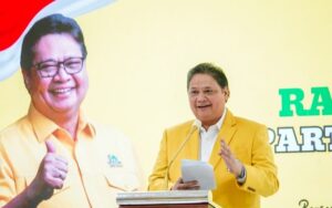 Anggota Dewan Golkar Usulkan Luhut dan Bamsoet Sebagai Pengganti Airlangga