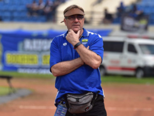 robert-rene-alberts. - pelatih persib mundur