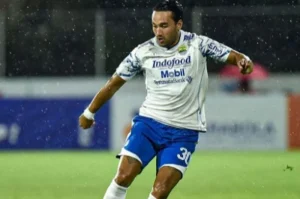 Ezra Walian persib