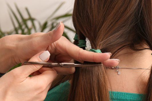 Guru Cukur Rambut 14 Siswi langgar HAM