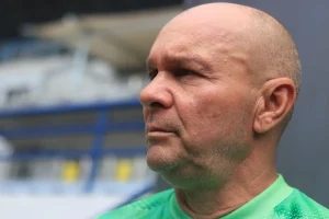 Luizinho Passos lisensi A CBF