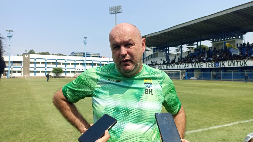 Bojan Hodak persib