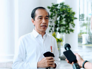 jokowi batuk tambang